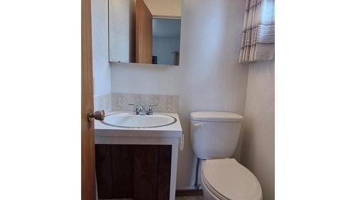 523 8Th Street, Cranbrook, BC - Indoor Photo Showing Bathroom