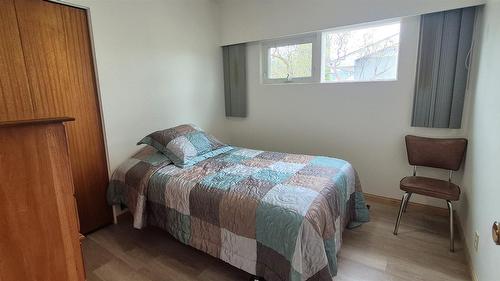 523 8Th Street, Cranbrook, BC - Indoor Photo Showing Bedroom