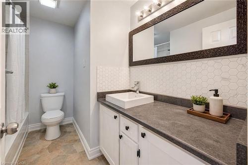80 Heiman Street, Kitchener, ON - Indoor Photo Showing Bathroom