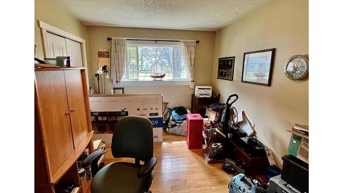 212 Maple Street, Fauquier, BC - Indoor