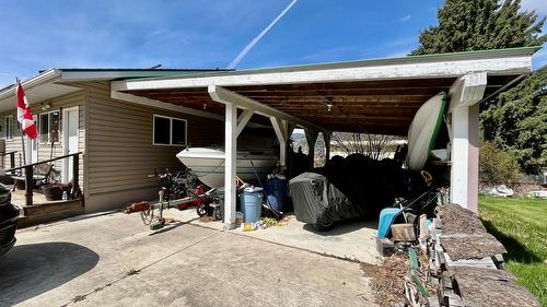 212 Maple Street, Fauquier, BC - Outdoor With Exterior