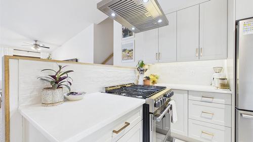 1313 19Th Street, Cranbrook, BC - Indoor Photo Showing Kitchen With Upgraded Kitchen