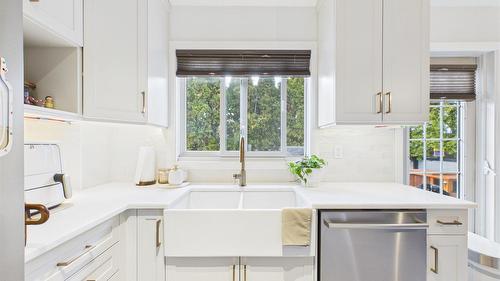 1313 19Th Street, Cranbrook, BC - Indoor Photo Showing Kitchen