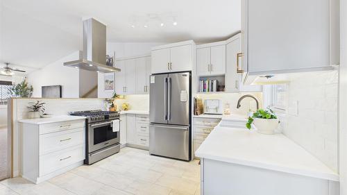 1313 19Th Street, Cranbrook, BC - Indoor Photo Showing Kitchen With Upgraded Kitchen