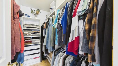 1313 19Th Street, Cranbrook, BC - Indoor With Storage