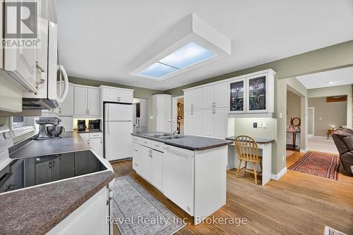 7190 93 Highway, Tiny, ON - Indoor Photo Showing Kitchen With Double Sink