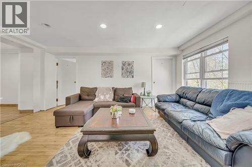24 Columbia Street W, Waterloo, ON - Indoor Photo Showing Living Room