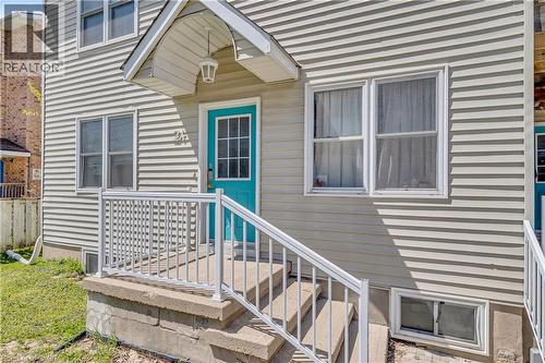 24 Columbia Street W, Waterloo, ON - Outdoor