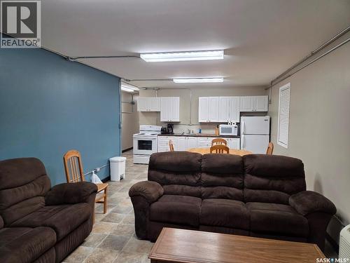 204 Railway Avenue S, Middle Lake, SK 