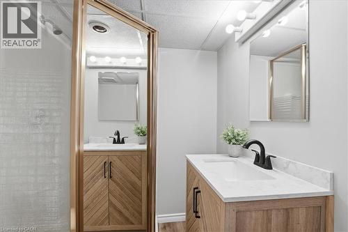 111 Selkirk Drive, Kitchener, ON - Indoor Photo Showing Bathroom