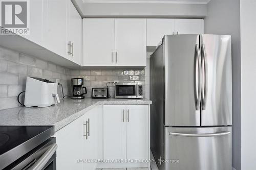 5449 Rochelle Way, Mississauga, ON - Indoor Photo Showing Kitchen With Stainless Steel Kitchen With Upgraded Kitchen
