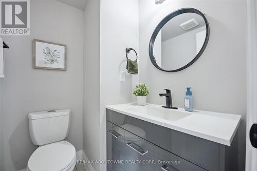 5449 Rochelle Way, Mississauga, ON - Indoor Photo Showing Bathroom