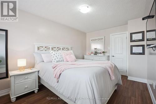 5449 Rochelle Way, Mississauga, ON - Indoor Photo Showing Bedroom