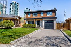 34 RUFFORD ROAD  Toronto, ON M8W 4V6