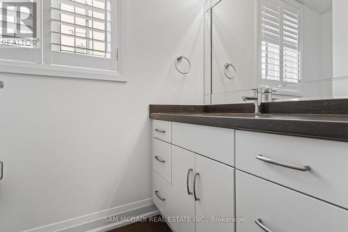 1067 Shaw Drive, Mississauga, ON - Indoor Photo Showing Bathroom