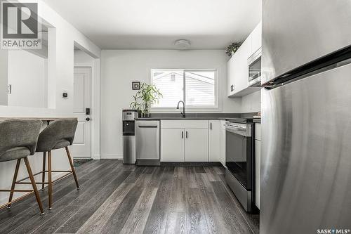 176 Tucker Crescent, Saskatoon, SK - Indoor Photo Showing Kitchen With Stainless Steel Kitchen