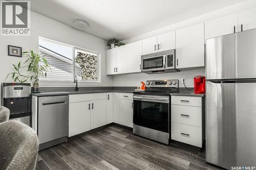 176 Tucker Crescent, Saskatoon, SK - Indoor Photo Showing Kitchen With Stainless Steel Kitchen