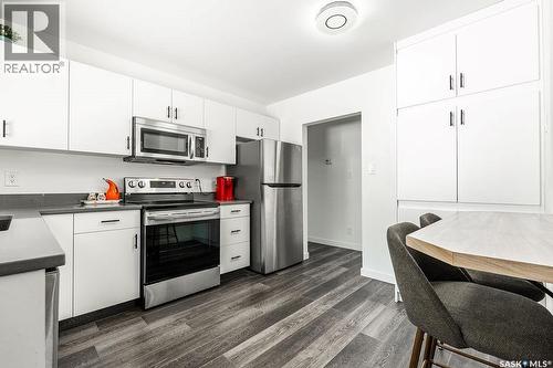 176 Tucker Crescent, Saskatoon, SK - Indoor Photo Showing Kitchen With Stainless Steel Kitchen