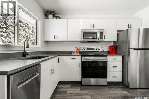 176 Tucker Crescent, Saskatoon, SK - Indoor Photo Showing Kitchen With Stainless Steel Kitchen