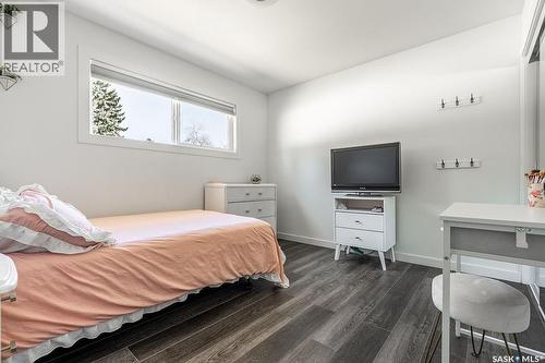 176 Tucker Crescent, Saskatoon, SK - Indoor Photo Showing Bedroom