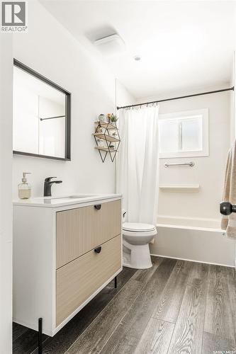 176 Tucker Crescent, Saskatoon, SK - Indoor Photo Showing Bathroom