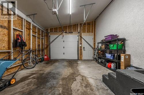 176 Tucker Crescent, Saskatoon, SK - Indoor Photo Showing Garage