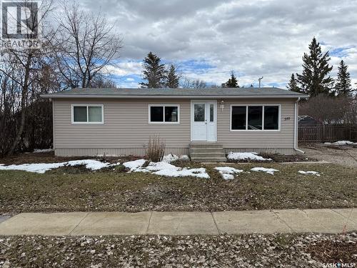 350 1St Street E, Meota, SK 