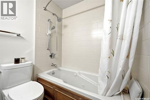 3524 Canterbury Place E, Regina, SK - Indoor Photo Showing Bathroom