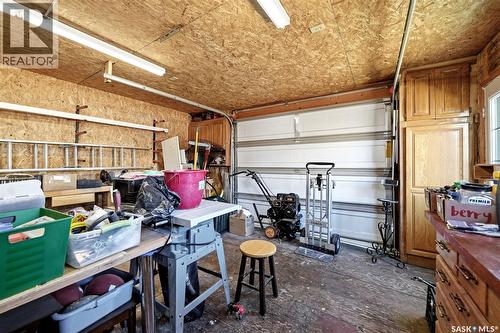 3524 Canterbury Place E, Regina, SK - Indoor Photo Showing Garage