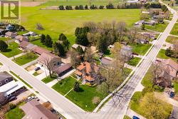 Amazing neighbours surround you - 