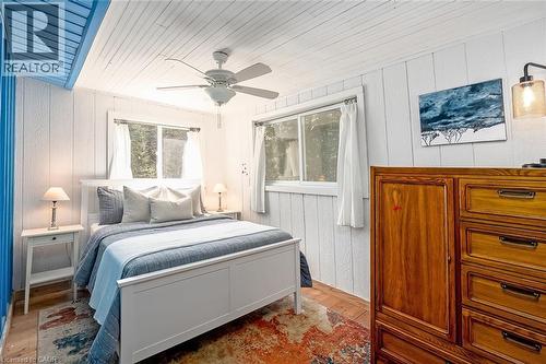 6099 Cedar Grove, Burlington, ON - Indoor Photo Showing Bedroom