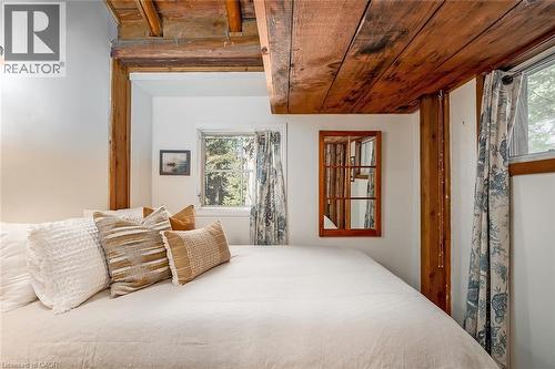 6099 Cedar Grove, Burlington, ON - Indoor Photo Showing Bedroom