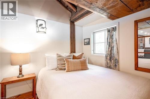 6099 Cedar Grove, Burlington, ON - Indoor Photo Showing Bedroom