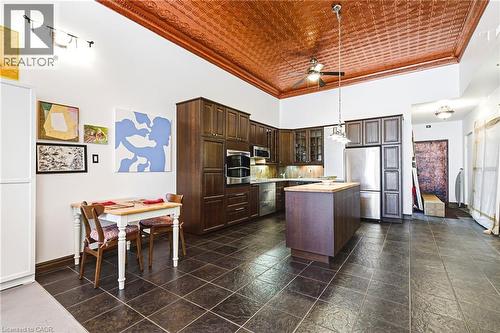 593 & 595 E King Street E, Hamilton, ON - Indoor Photo Showing Kitchen