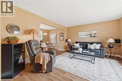 143 St Jerome Crescent, Kitchener, ON - Indoor Photo Showing Living Room