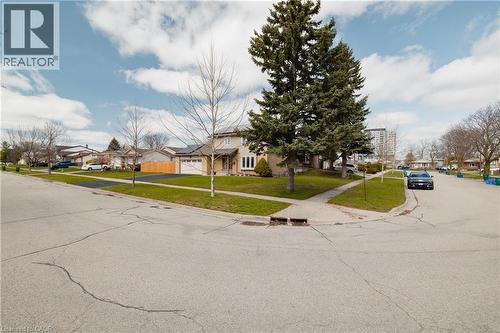 143 St Jerome Crescent, Kitchener, ON - Outdoor