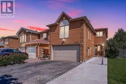 3283 BOBWHITE MEWS  Mississauga, ON L5N 6G1