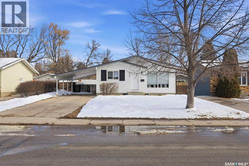 335 Avondale Road, Saskatoon, SK - Outdoor With Facade
