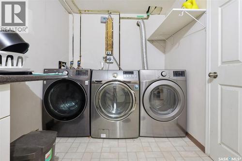335 Avondale Road, Saskatoon, SK - Indoor Photo Showing Laundry Room