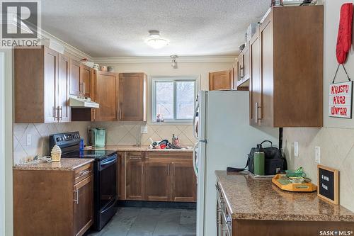 B 1014 Colony Street, Saskatoon, SK - Indoor Photo Showing Kitchen