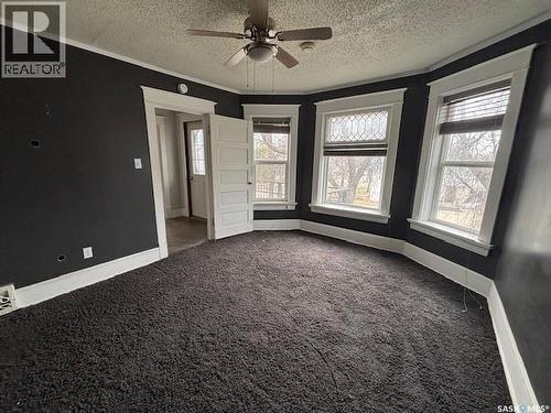617 Bison Avenue, Weyburn, SK - Indoor Photo Showing Other Room
