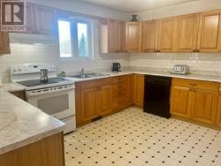 spacious kitchen - 