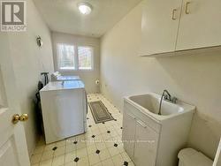 Laundry with 2 pce bath - 