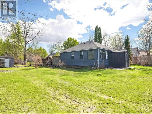 1975 METRO ROAD N  Georgina, ON L0E 1L0