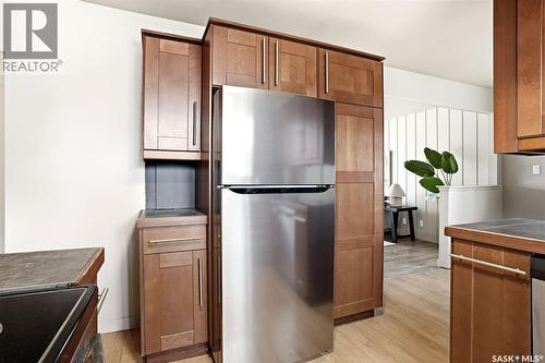 3814 25Th Avenue, Regina, SK - Indoor Photo Showing Kitchen