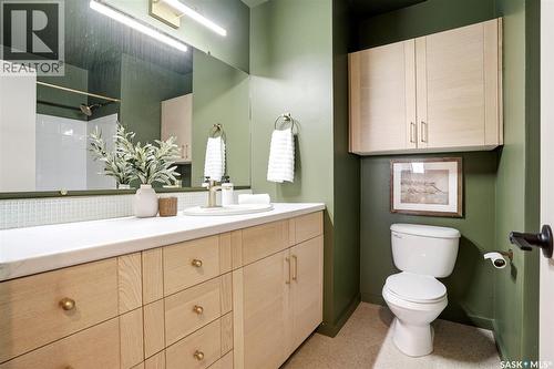 3814 25Th Avenue, Regina, SK - Indoor Photo Showing Bathroom