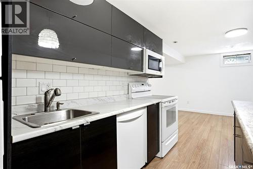 3814 25Th Avenue, Regina, SK - Indoor Photo Showing Kitchen