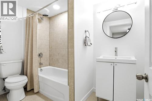 3814 25Th Avenue, Regina, SK - Indoor Photo Showing Bathroom