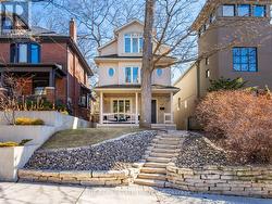 137 WILLOW AVENUE Toronto, ON M4E 3K4