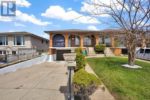 304 CELTIC DRIVE  Hamilton, ON L8E 3S2